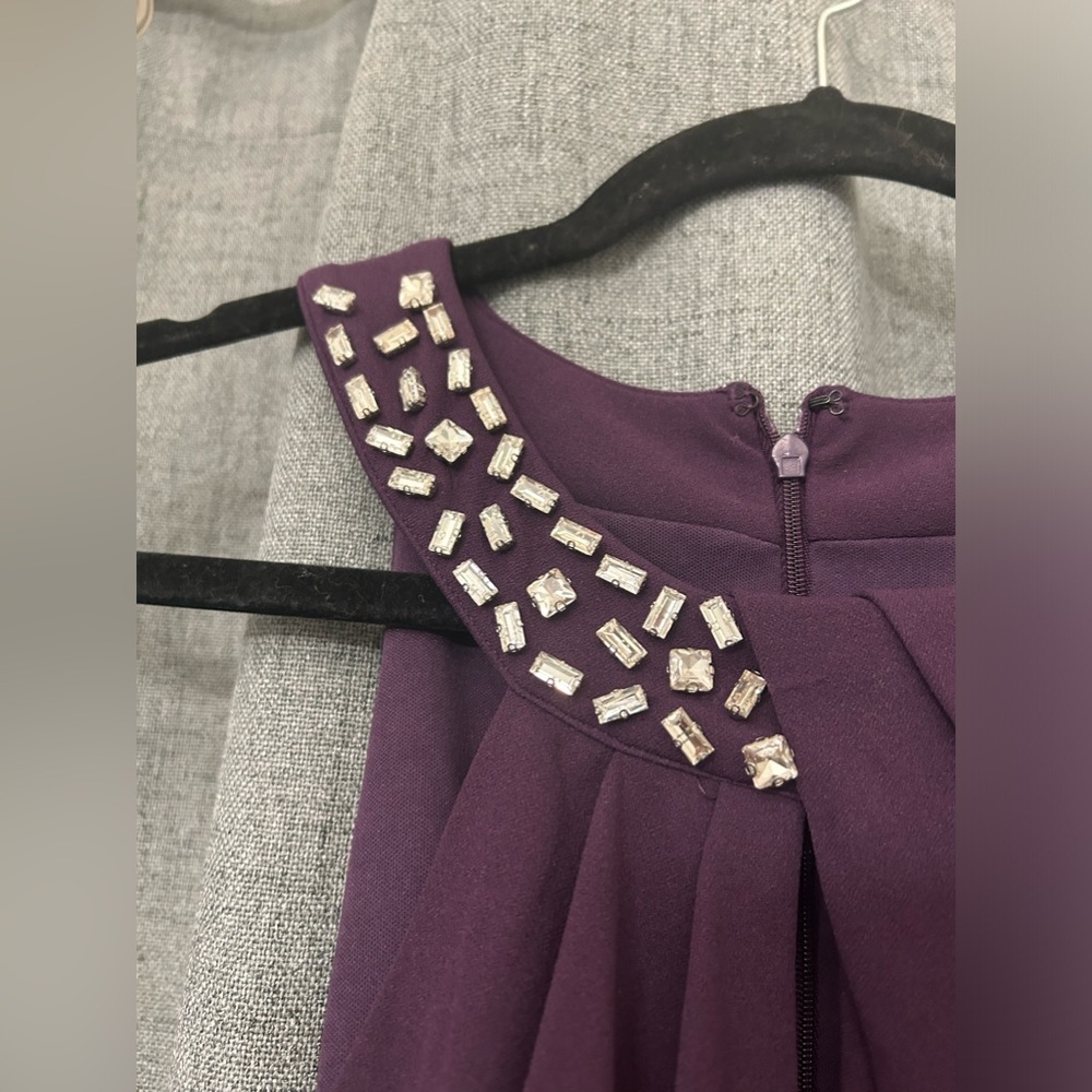 SLNY Women's Long Crepe Dress with Embellished Halter Neckline Size 10P - Picture 7 of 9